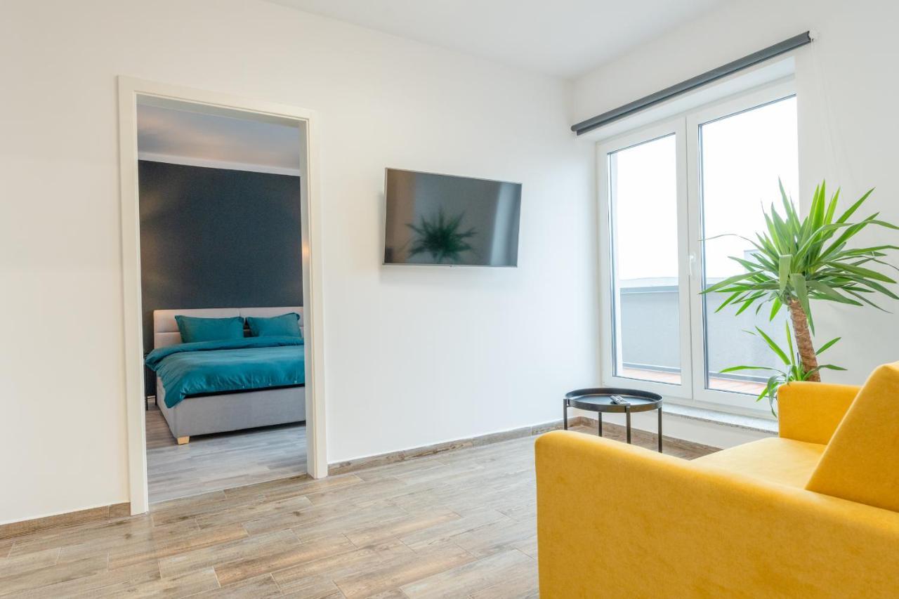 Skylark - Zurich Studio With Terrace & Mountain View Brasov Bagian luar foto