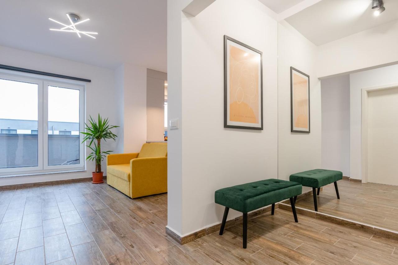 Skylark - Zurich Studio With Terrace & Mountain View Brasov Bagian luar foto